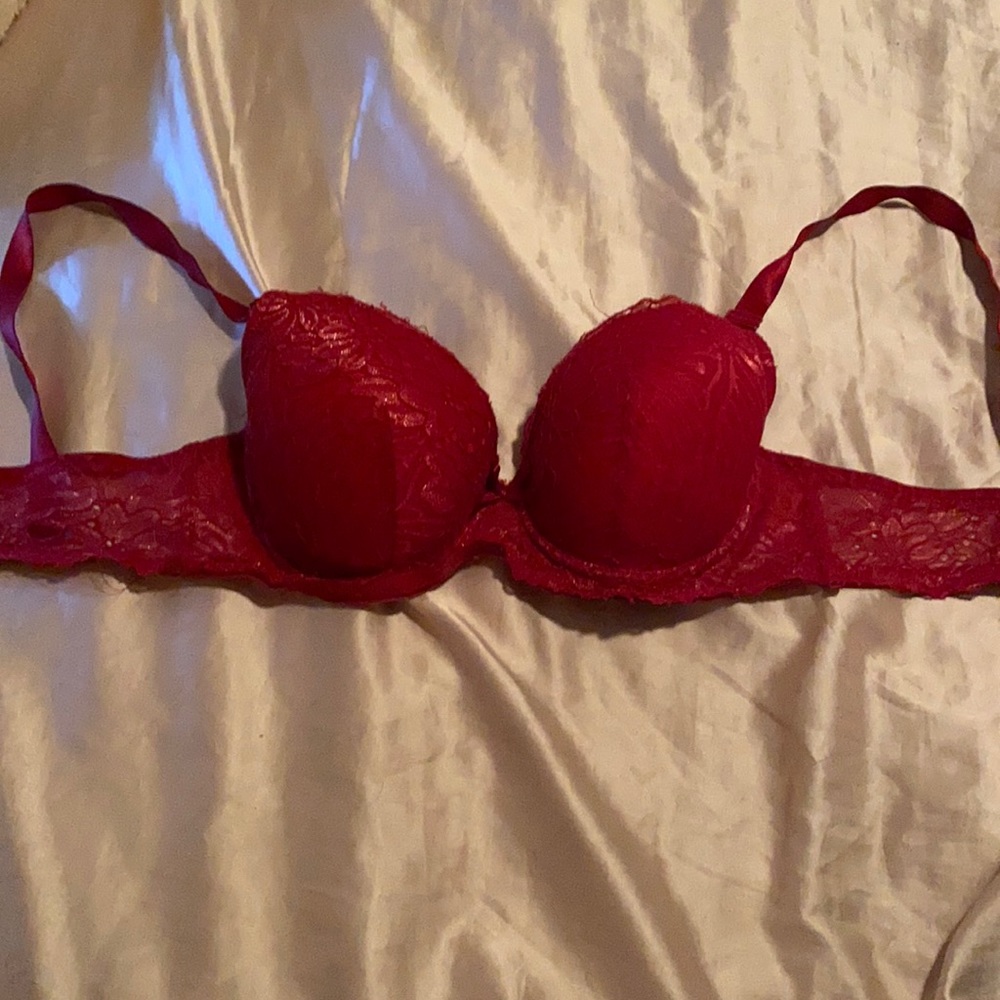 38 C Red push-up bra